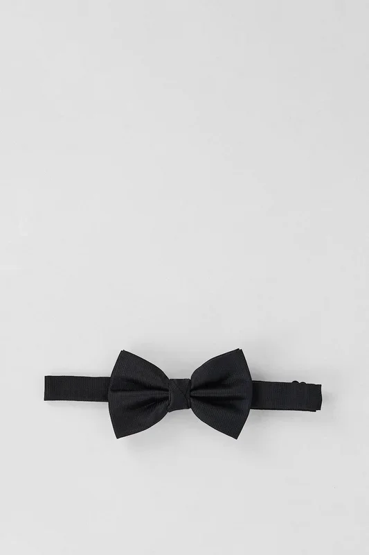 Black Essential Bow Tie