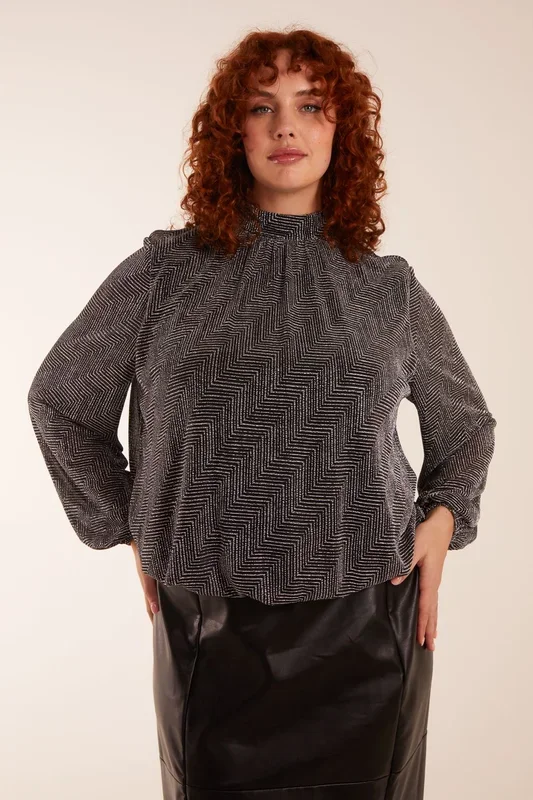Curve Puffball High Neck Top