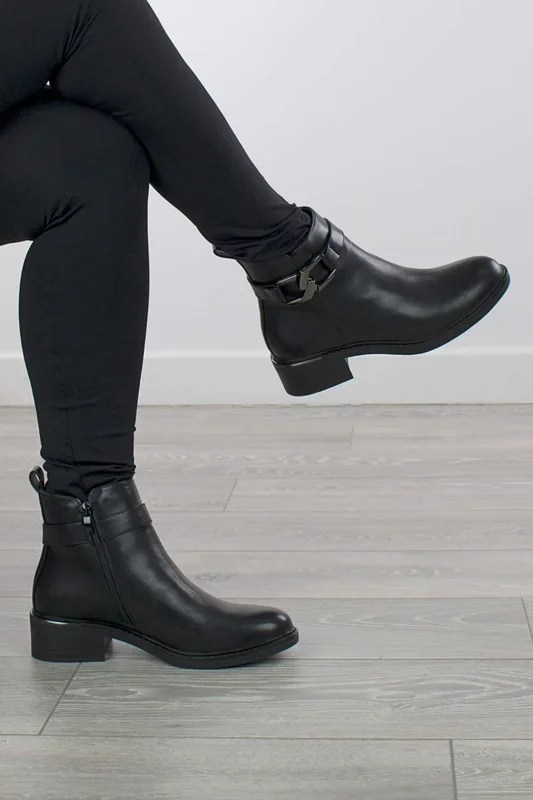 Low Heel Buckle Ankle Chelsea Boots