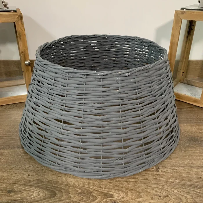 Samuel Alexander 58cm x 26cm Medium Willow Christmas Tree Skirt – Dark Grey
