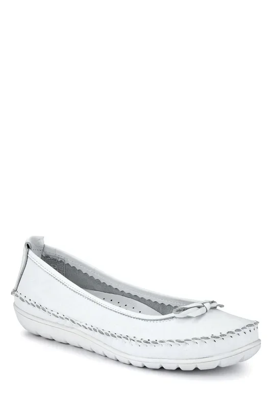 Stitched Leather Pumps