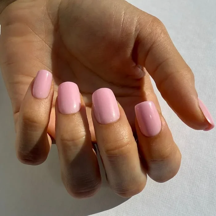 Strawberry Milkshake – Press On Nails
