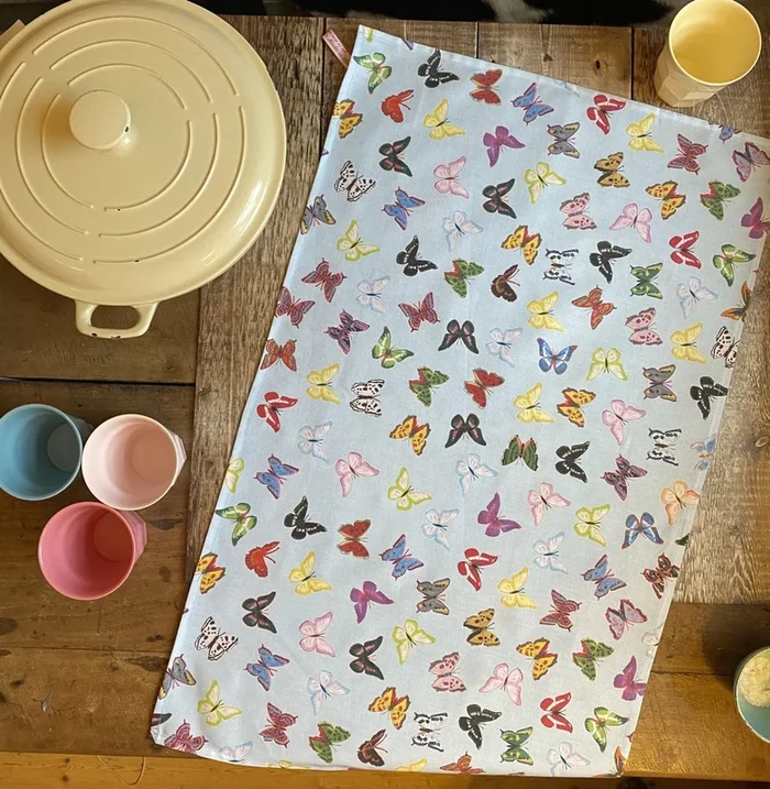 TEA TOWEL IN A GIFT BAG – Butterflies on Blue